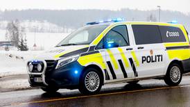 Politiet advarer mot glatte veier på Østlandet – fem biler i ulykke på riksvei 25