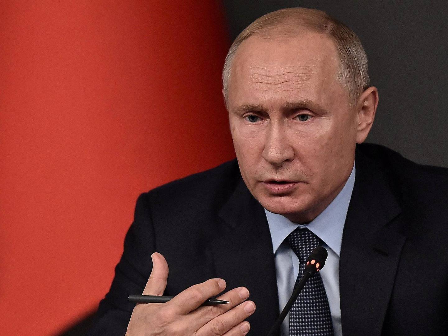 ØVER OGSÅ: Russland holder sin øvelse samtidig med Trident Juncture. Her president Vladimir Putin. FOTO: NTB SCANPIX