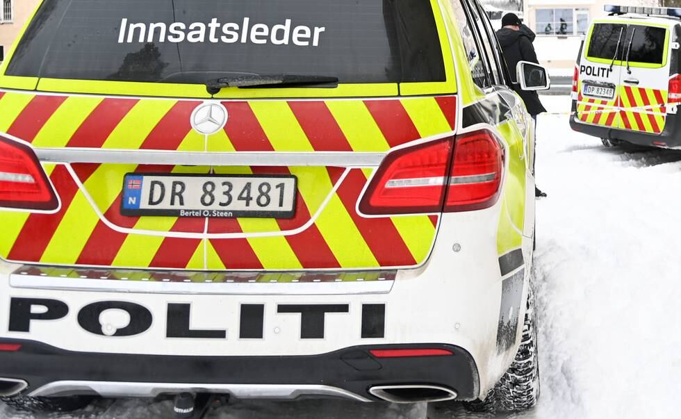 En person er erklært død etter å ha havnet under en traktor med snøfreser på Hovseter i Oslo. Årsaken til ulykken er ikke kjent.
Foto: Annika Byrde / NTB