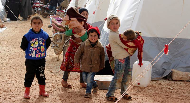 Følgene av krigen fortsetter selv om voldshandlingene tar slutt. Disse syriske barna har flyktet fra krigen til en flyktningleir på grensen til Tyrkia.