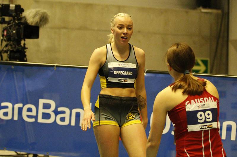 Linn Oppegaard satte klar pers i semifinalen på 200 meter.  I finalen gikk det ikke like fort.