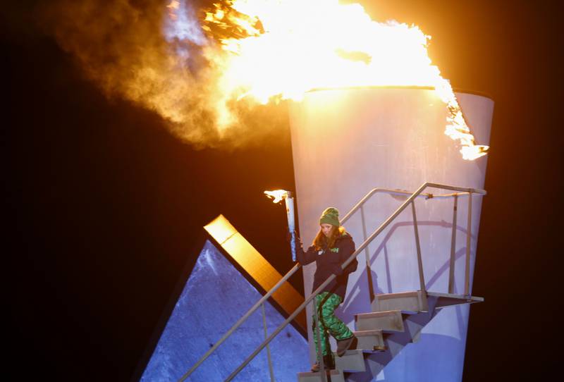 Prinsesse Ingrid Alexandra har nettopp sørget for at den olympiske ilden brenner på Lillehammer igjen.  FOTO: TERJE PEDERSEN/NTB SCANPIX