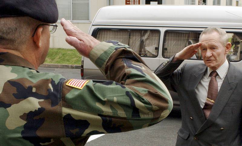 Charles Robert Jenkins ville gjøre opp for seg etter at han ble sluppet ut av Nord-Korea. 11. september 2004 troppet han opp i uniform ved den amerikanske militærbasen Camp Zama utenfor Tokyo. Han ble dømt til 30 dagers fengsel for desertering.