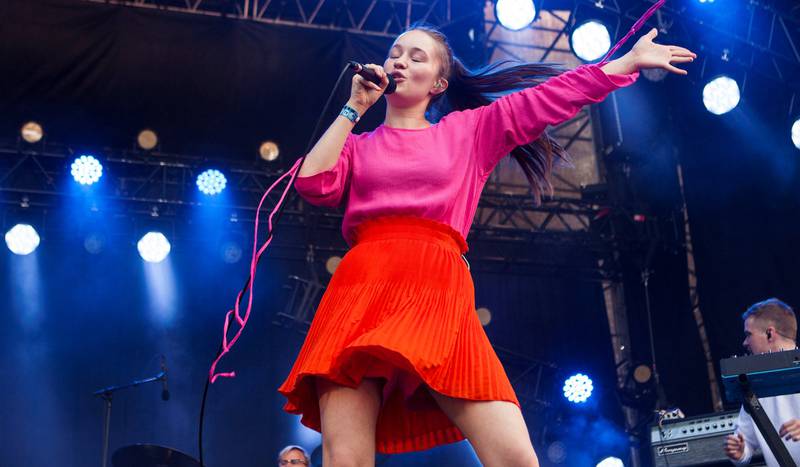 Et hektisk konsertår brakte Sigrid til Øyafestivalen. FOTO: WANDA NATHALIE NORDSTRØM