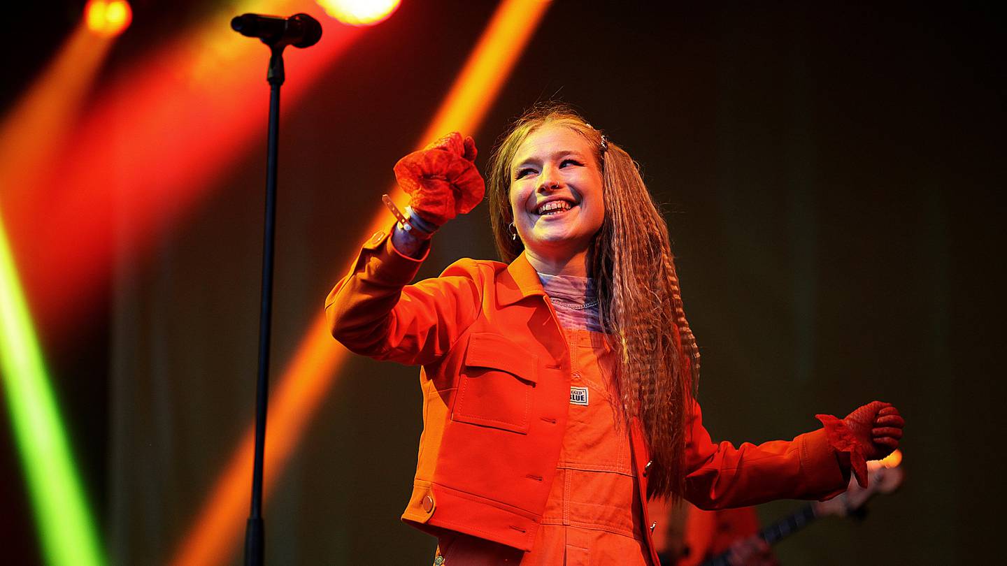 Sofie Tollefsbøl da Fieh spilte på Øyafestivalen i 2019.