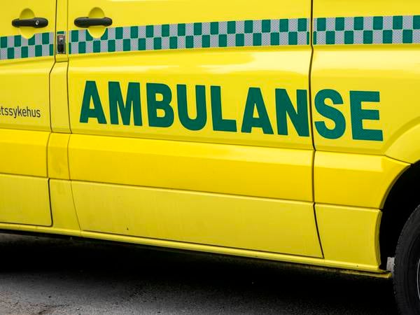 Alvorlig trafikkulykke i Holmestrand – kvinne fløyet til sykehus med luftambulanse