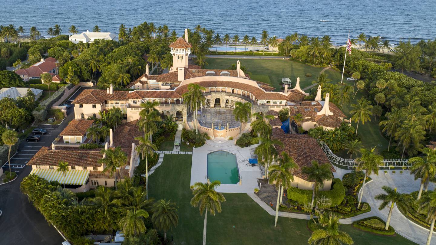 Dokumentene ble funnet i Trumps bolig Mar-a-Lago i Palm Beach i Florida.