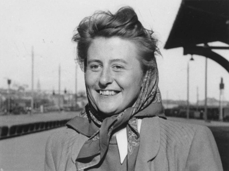 Meta Christensen på togstasjonen i Trondheim 27. mai 1945: Endelig hjemme!                               Foto: Privat/Museumsforlaget