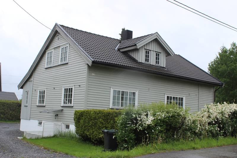 Skjebergveien 110 er solgt for kr 3.000.000 fra Pål André Carlsen og Madeleine Hansen til Julia Dimova og Haakon Rustad.