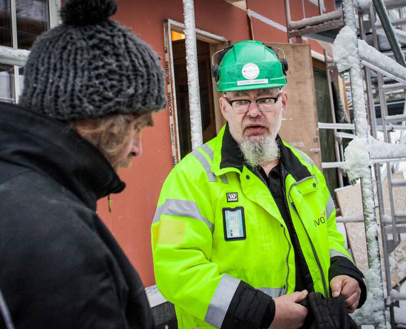 I februar skrev Dagsavisen om regionalt verneombud Anders Johnsen som oppsøker byggeplasser i Oslo. Han fortalte om mafialignende tilstander og at han ikke oppsøker byggeplasser i indre Oslo by. – Jeg vil hjem om kvelden, sa Johnsen. 