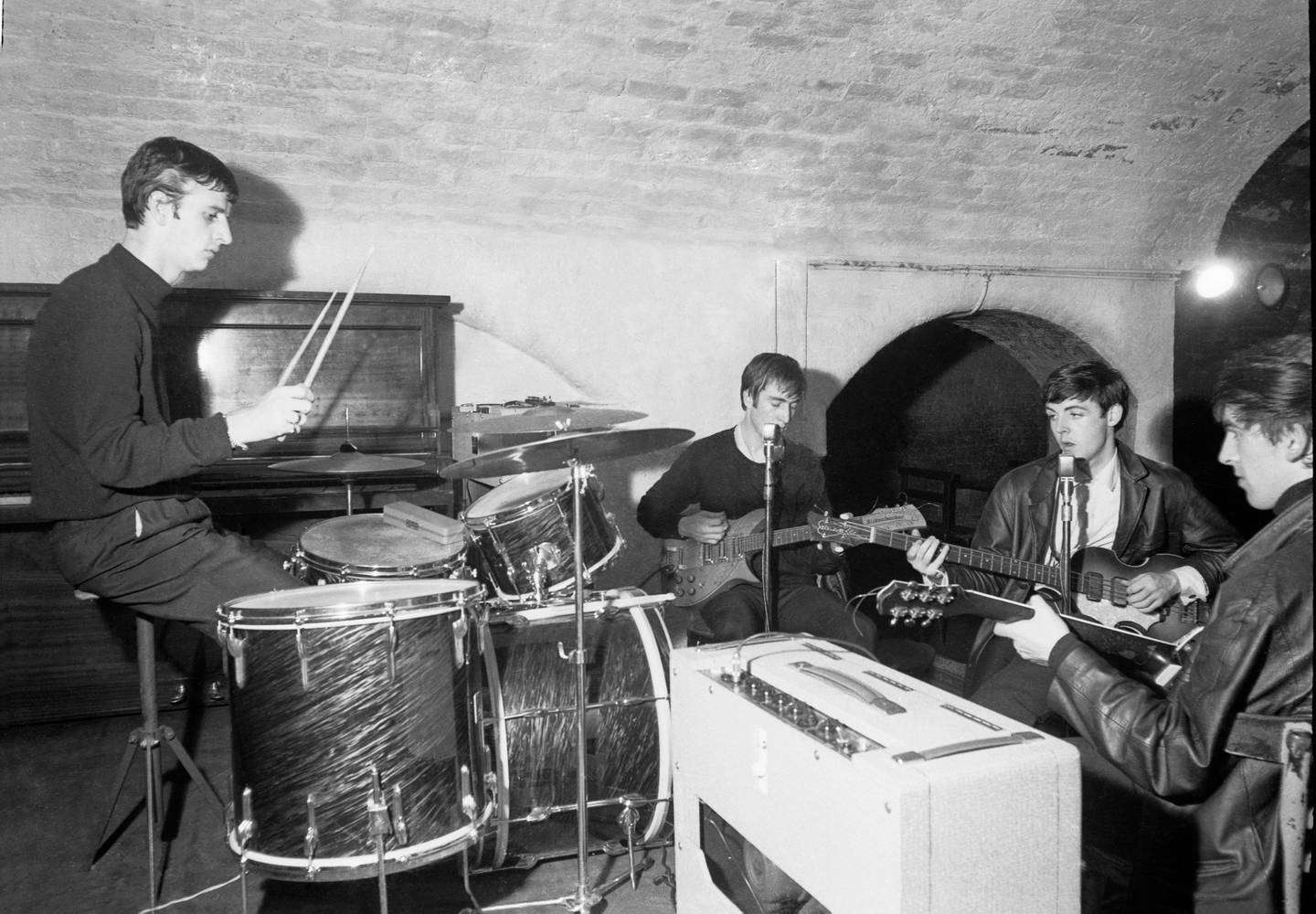 The Beatles i øvingslokalet i 1962.