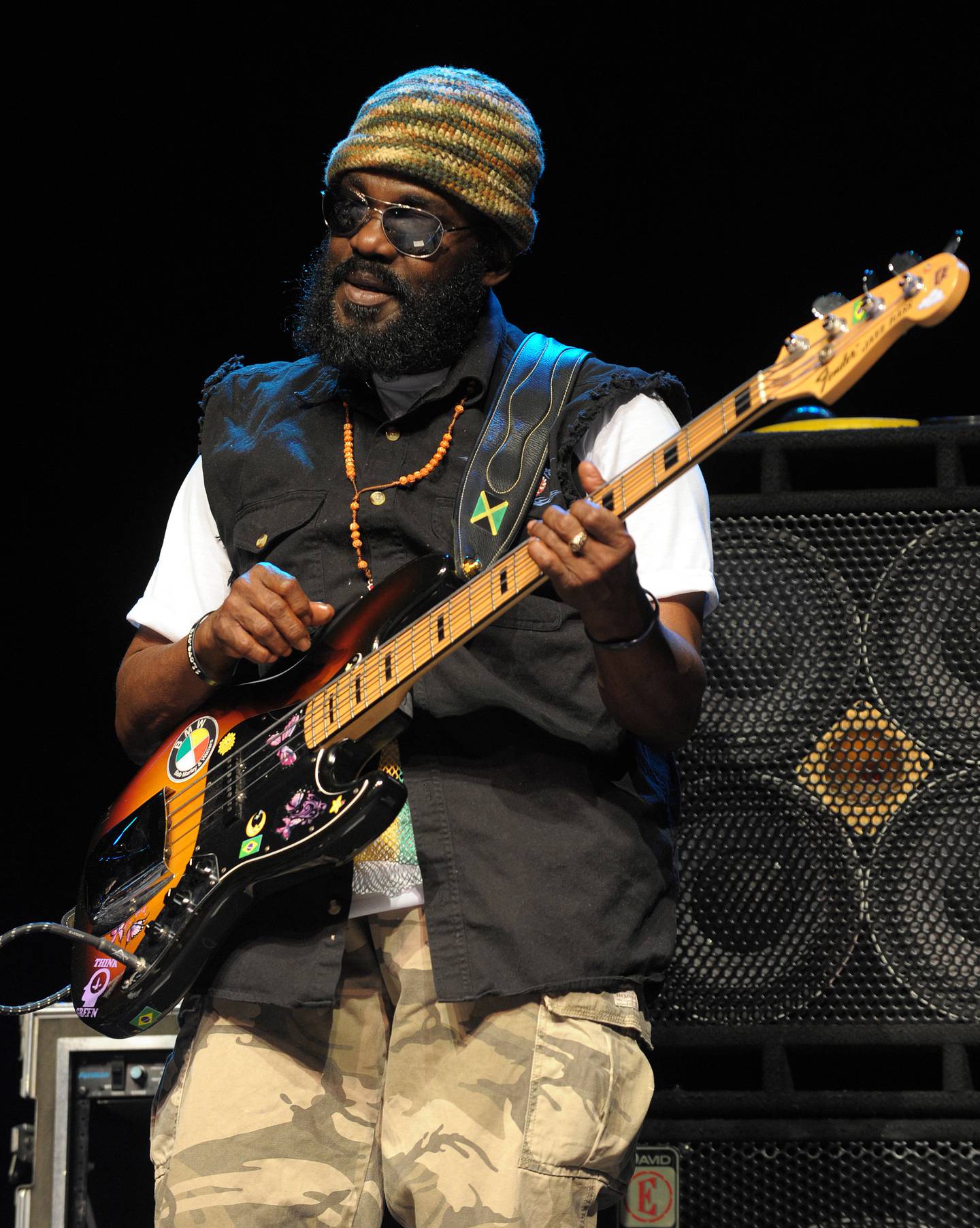 Aston "Family Man" Barrett døde 3. februar. Han var bassist i The Wailers i mange år, også da gruppa fortsatte etter at Bob Marley døde.