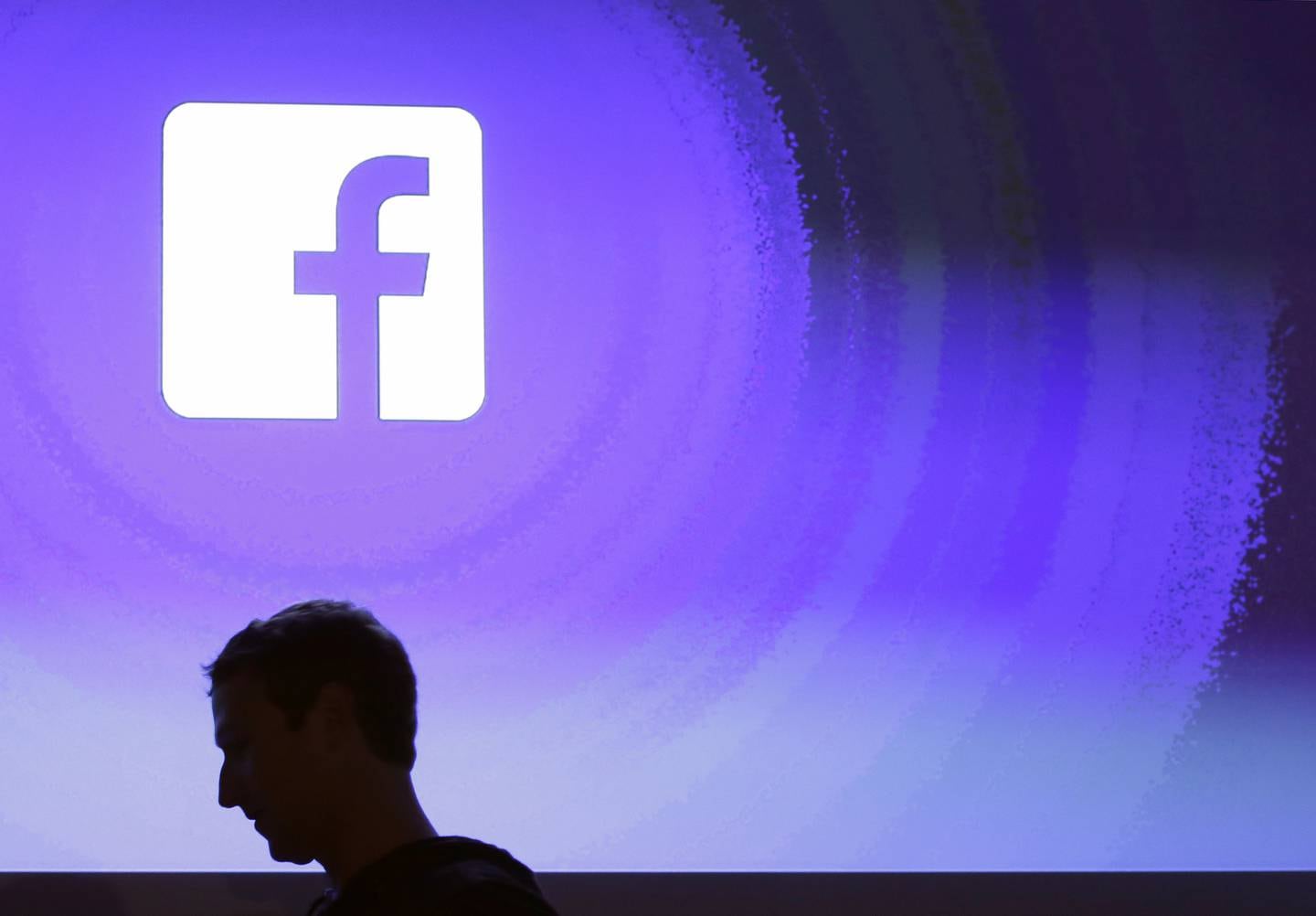 Facebook-varsler Frances Haugen har lekket tusenvis av dokumenter fra selskapet.