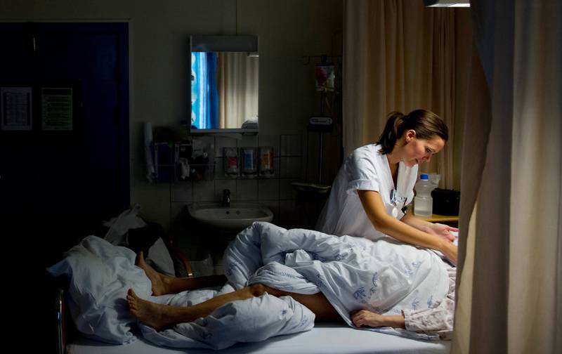 – Sykepleiermangelen blir mer merkbar for hvert år. Nå trenger befolkningen et sykepleierløft, sier Solveig K. Bratseth, nestleder i Norsk Sykepleierforbund. 