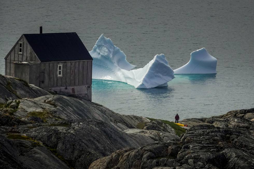 Verden vil trenge store mengder rent hydrogen for å nå målene i Paris-avtalen, skriver innleggsforfatterne. Bildet viser drivende isfjell i Sermilikfjorden på Øst-Grønland.