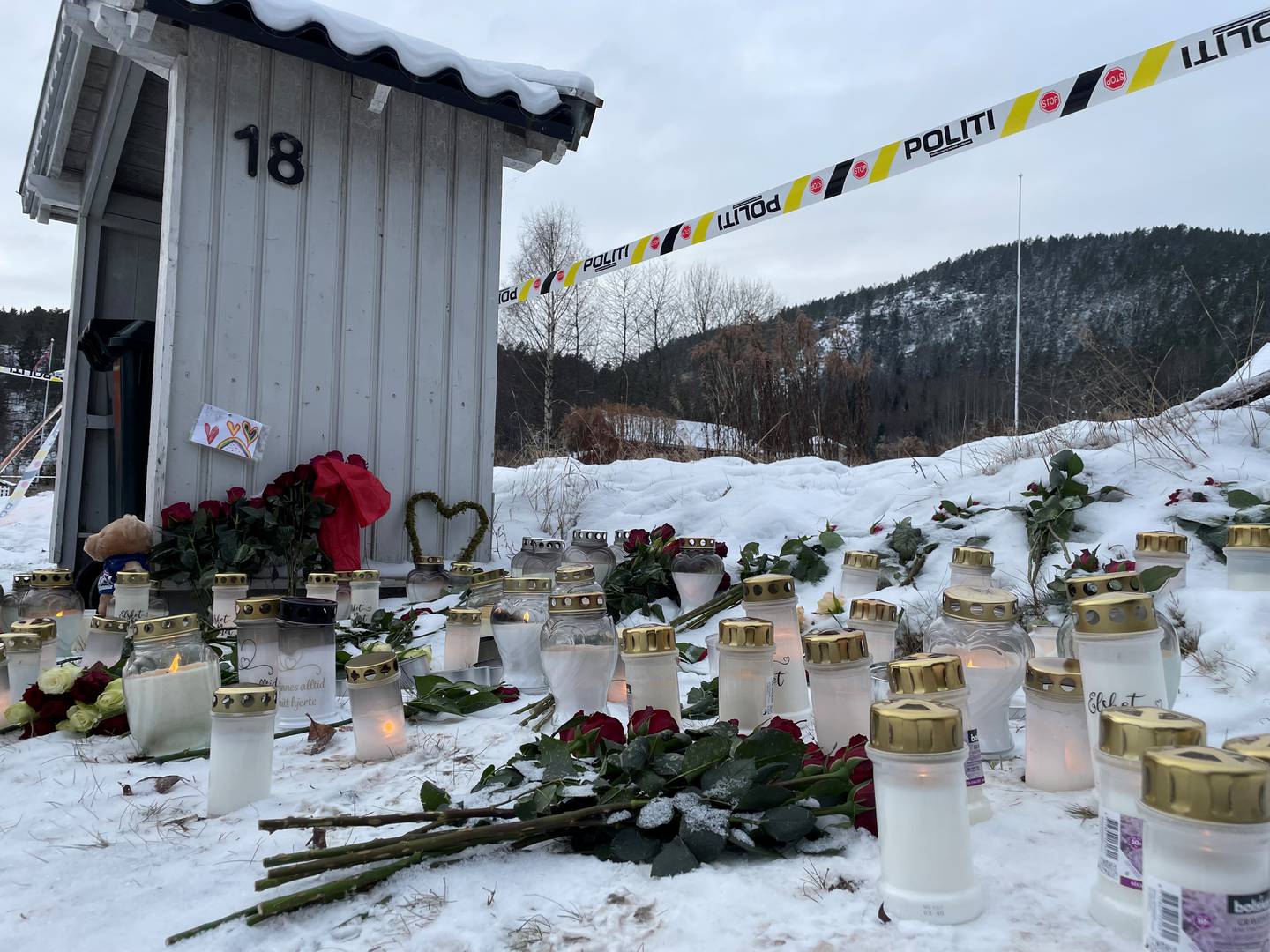 En familie på fire omkom i boligbrann natt til 6. desember på Berger i Svelvik.