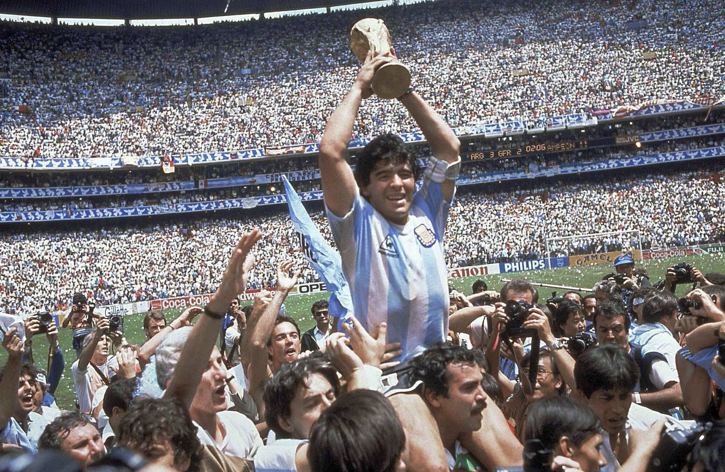 Diego Maradona kunne løfte VM-trofeet etter finaleseieren i 1986. Men hvilket land var det Argentina slo i finalen.