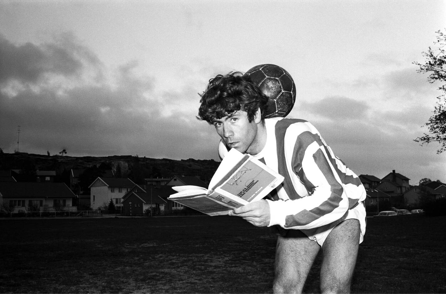 Det vakte oppsikt at en fotballspiller på toppnivå også kunne studere hovedfag i Idrettspsykologi.  Drillo spilte for Sarpsborg i 1970.