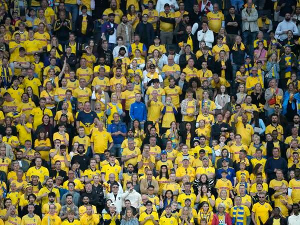 Publikumsrekord i Sverige-seier over Brasil
