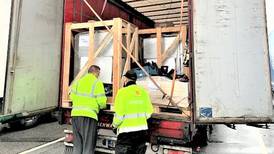 Statens vegvesen roper varsku om dårlig lastsikring i tungtransporten på grensa