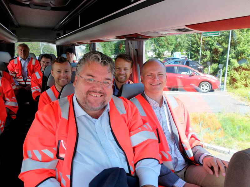 Samferdselsminister Ketil Solvik-Olsen (Frp) var invitert av sine lokale partifeller da han besøkte veiprosjektet Dagslett-Linnes i Lier sommeren 2017. Her stortingsrepresentant Morten Wold (foran) og bak Lavrans Kierulf og Jon Helgheim fra Drammen Frp. 