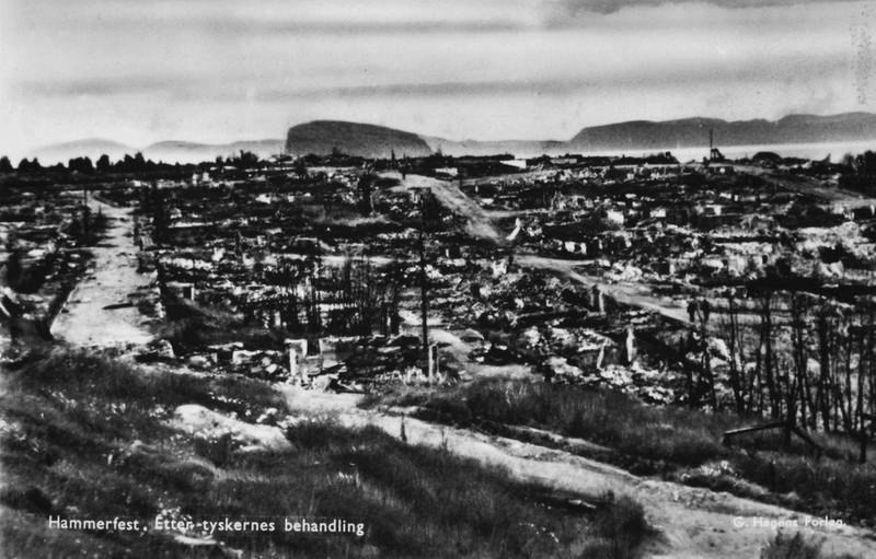 Slik så Hammerfest i Finnmark ut i 1945, etter «den brente jords taktikk». FOTO: GYLDENDAL