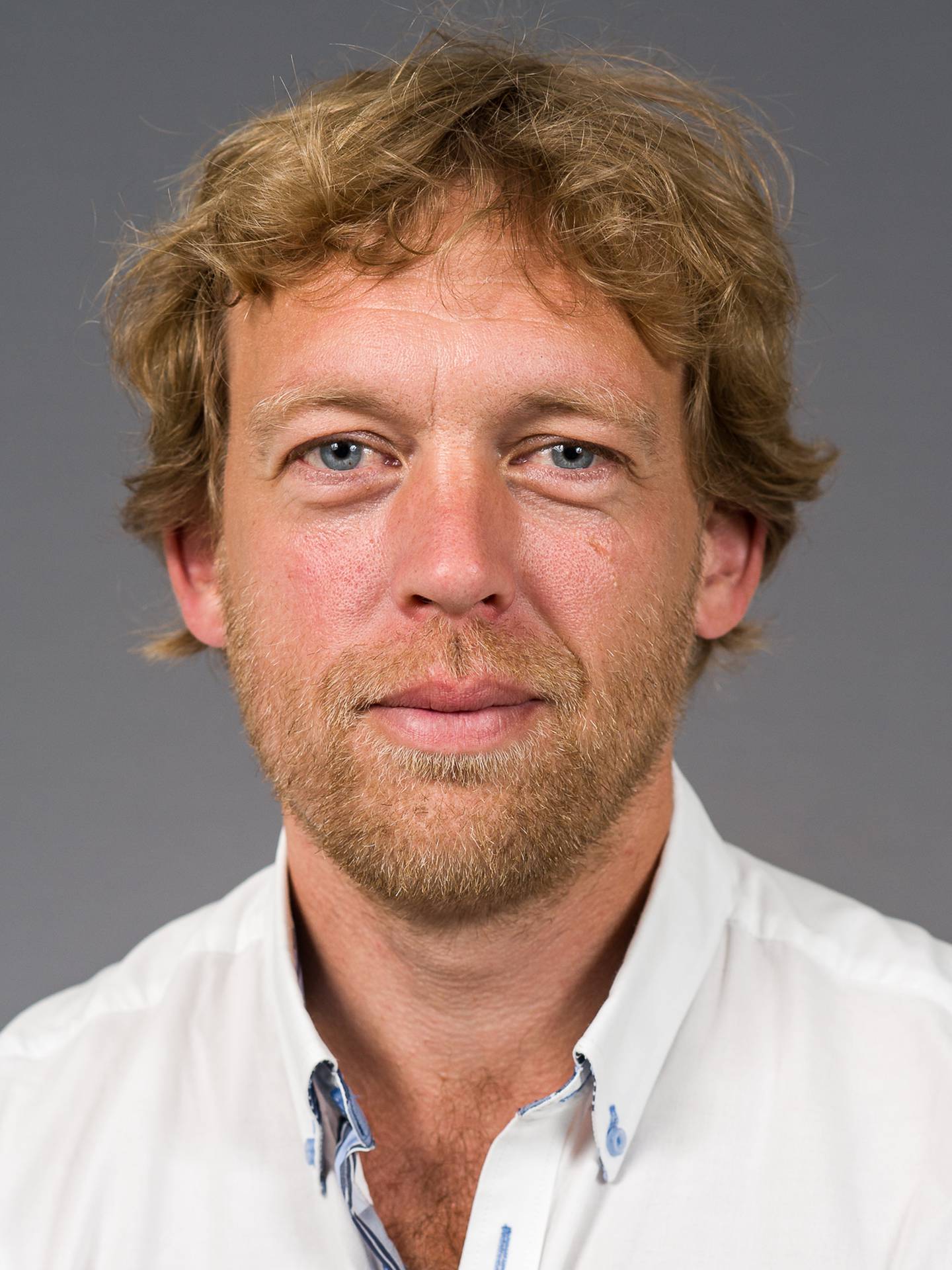 Professor Vegard Bruun Bratholm Wyller er prosjektleder for en studie som ser på langtidseffekter etter covid-19 hos unge.