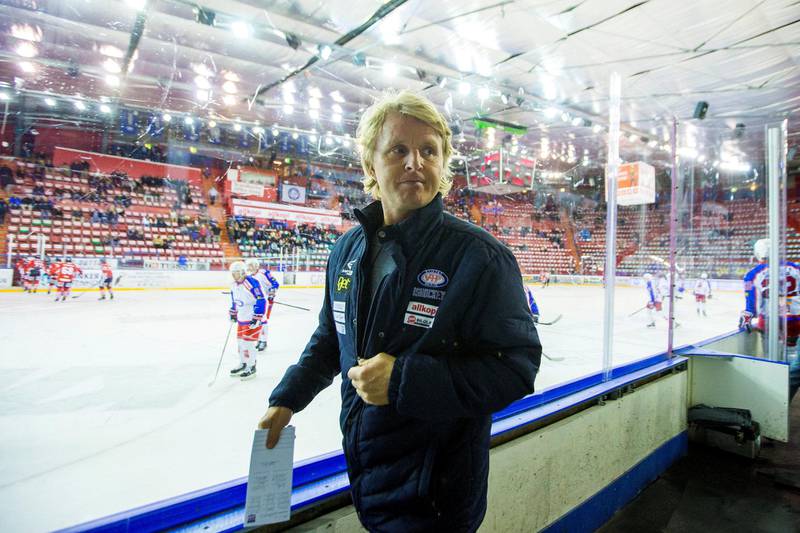 Espen «Shampo» Knutsen har hatt en sportslig rolle i hele sin karriere innen ishockey. Nå overlater han det ansvaret til andre.