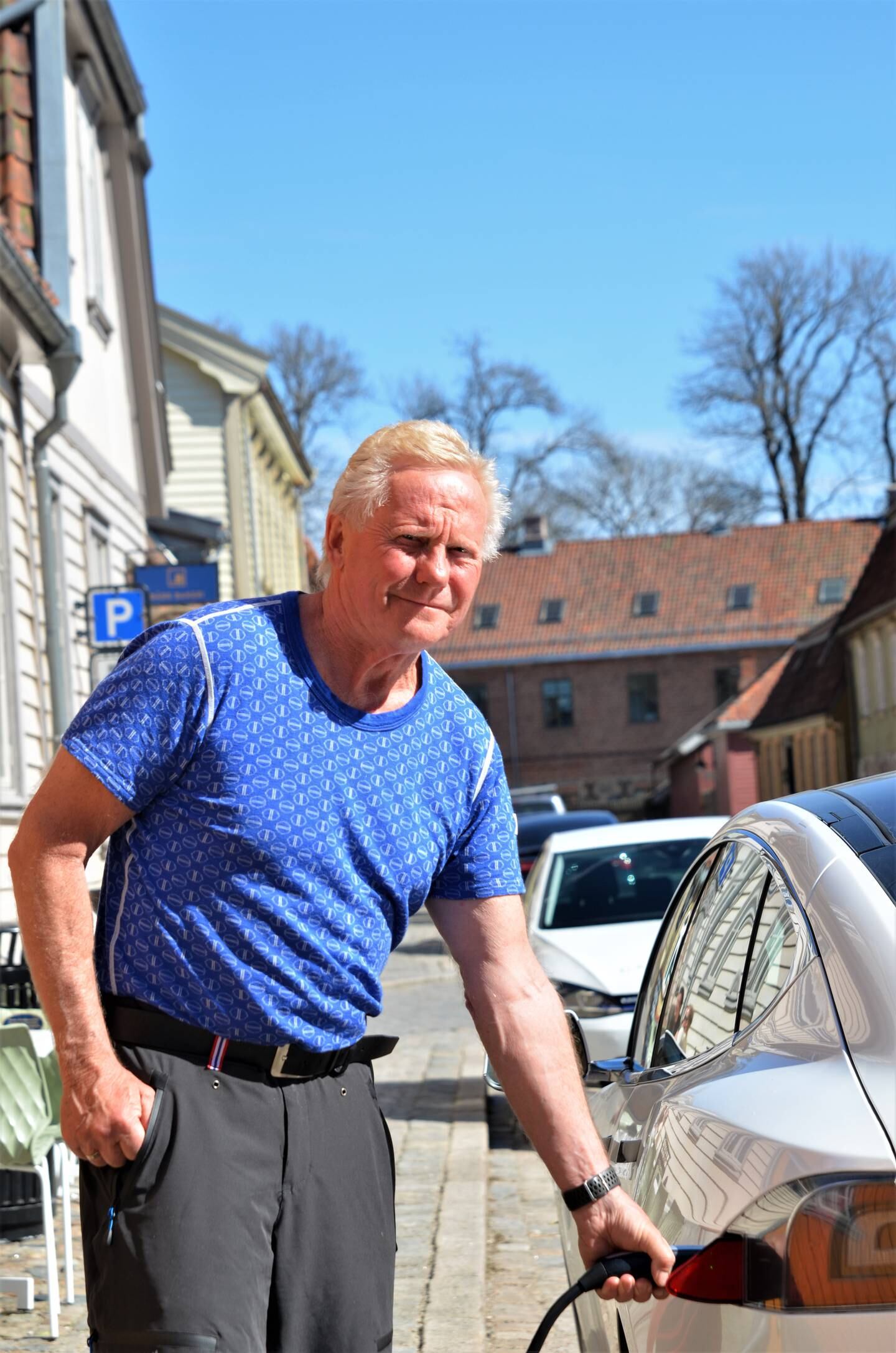 Tidligere Oslobeboer, Jarle Sundelin,  lovpriser pensjonisttilværelsen i Gamlebyens unike atmosfære. Bortsett fra forholdene for elbileiere.