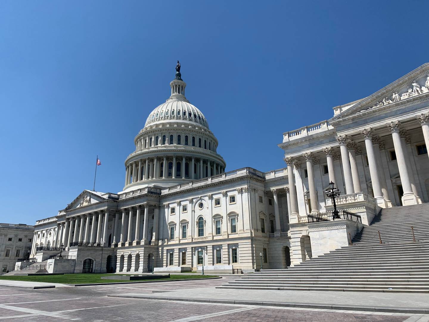 Det står om flertallet i Representantens hus og Senatet i mellomvalget 8. november. Her kongressbygningen i Washington DC.