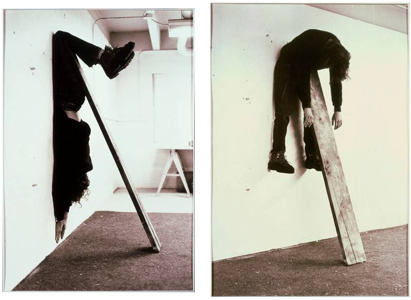 Charles Rays legendariske performance «Plank Piece» fra 1973 er et høydepunkt i utstillingen «Los Angeles – A Fiction». Dessverre har det fått en alt for beskjeden plassering. 