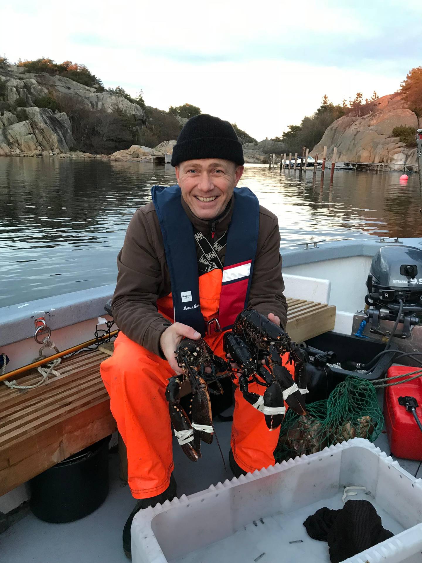 Per Arne Jørgensen er bosatt på Gressvik. Om høsten fisker han hummer med kamerater.