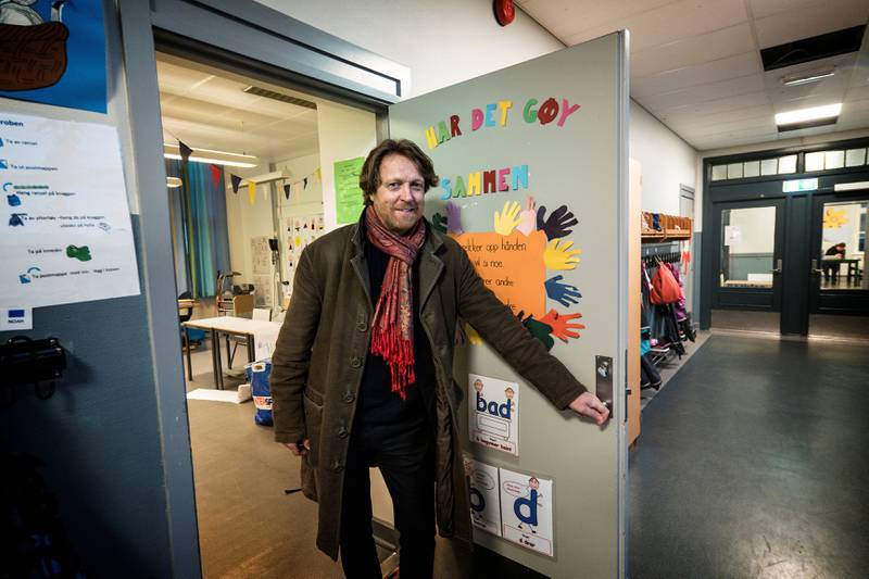 Høyres John Peter Hernes mener barn bør bli mer delaktige i renhold og annet som trengs på skolene. Foto: Roy Storvik