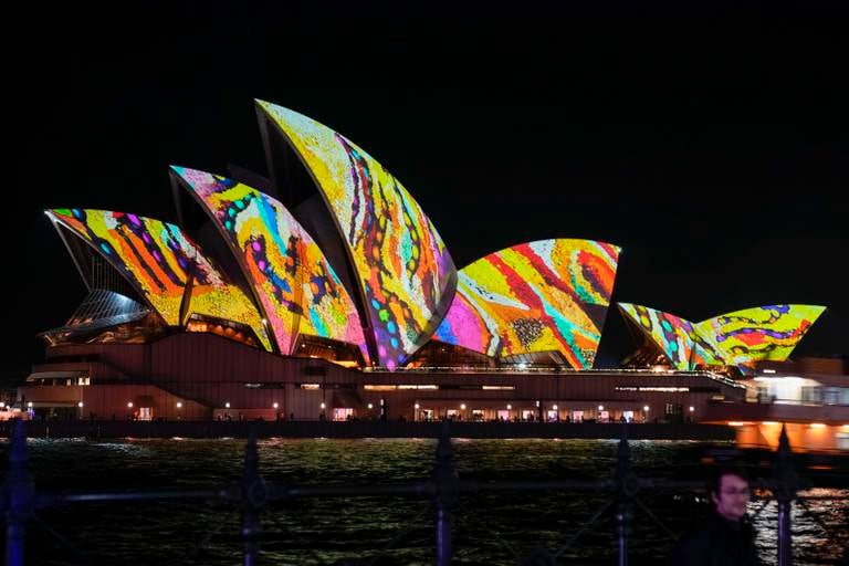 Lyskunst på operahuset i Sydney, som også har lysfestival.