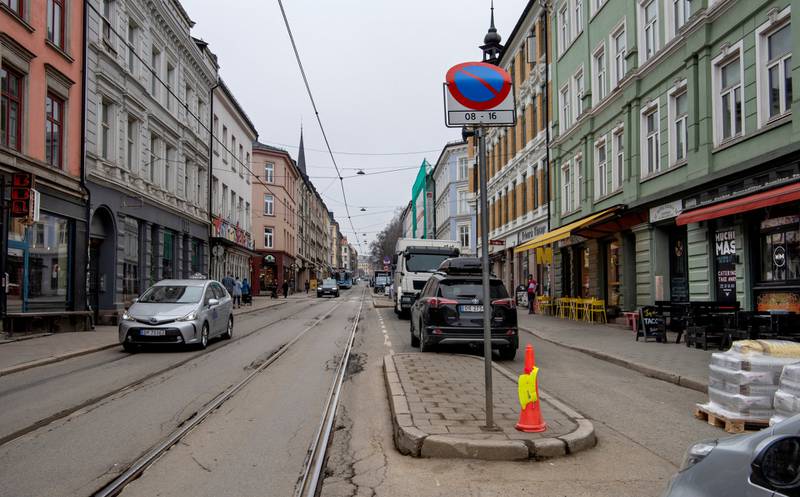 Trafikkert Paradegate: Thorvald Meyers gate er i dag både trang og trafikkert. Nå vil MDG og byrådet i Oslo gjøre den til det byrommet de mener gata fortjener å være.