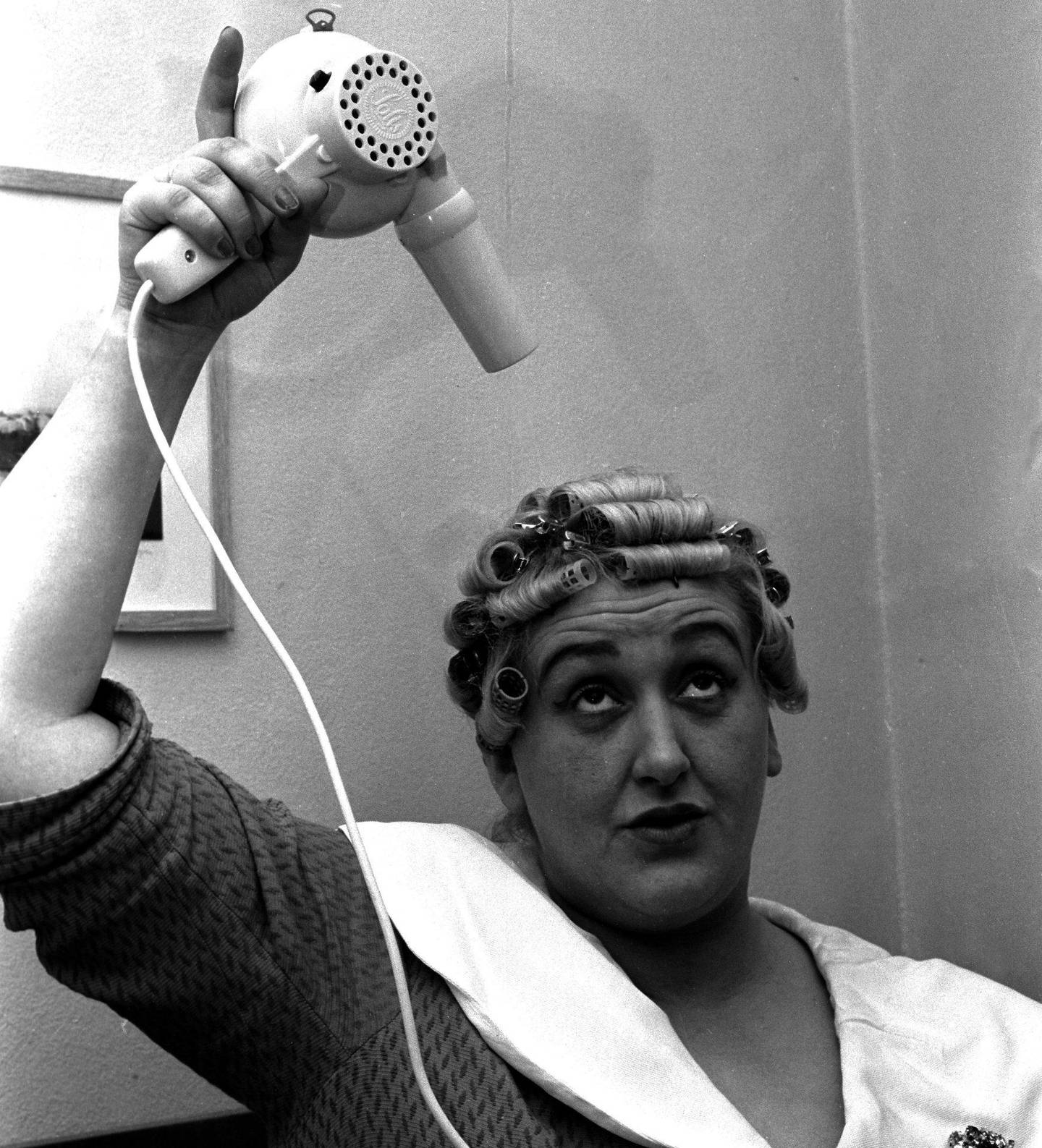 Elisabeth Granneman ble lansert som «den syngende husmoren fra Lørenskog» i 1959, lenge før begrepet husmorpop var oppfunnet. Foto: Aktuell/NTB scanpix