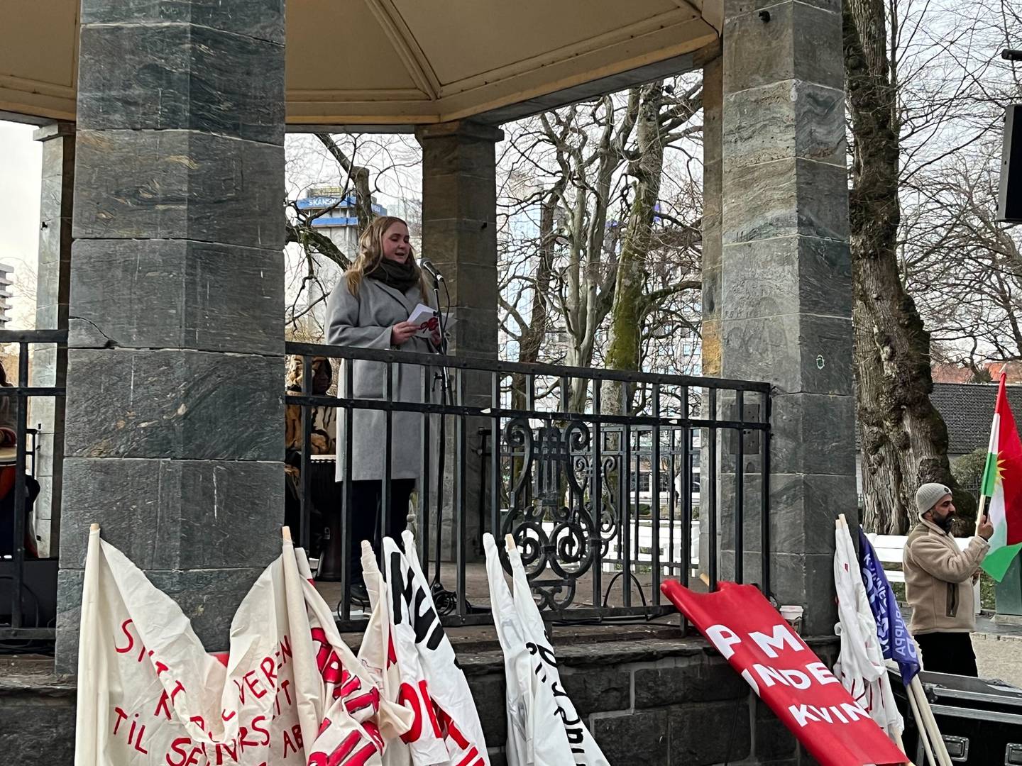 Madelen Mæland fra Norske Kvinners Sanitetsforening under kvinnedagsmarkeringen i Stavanger.