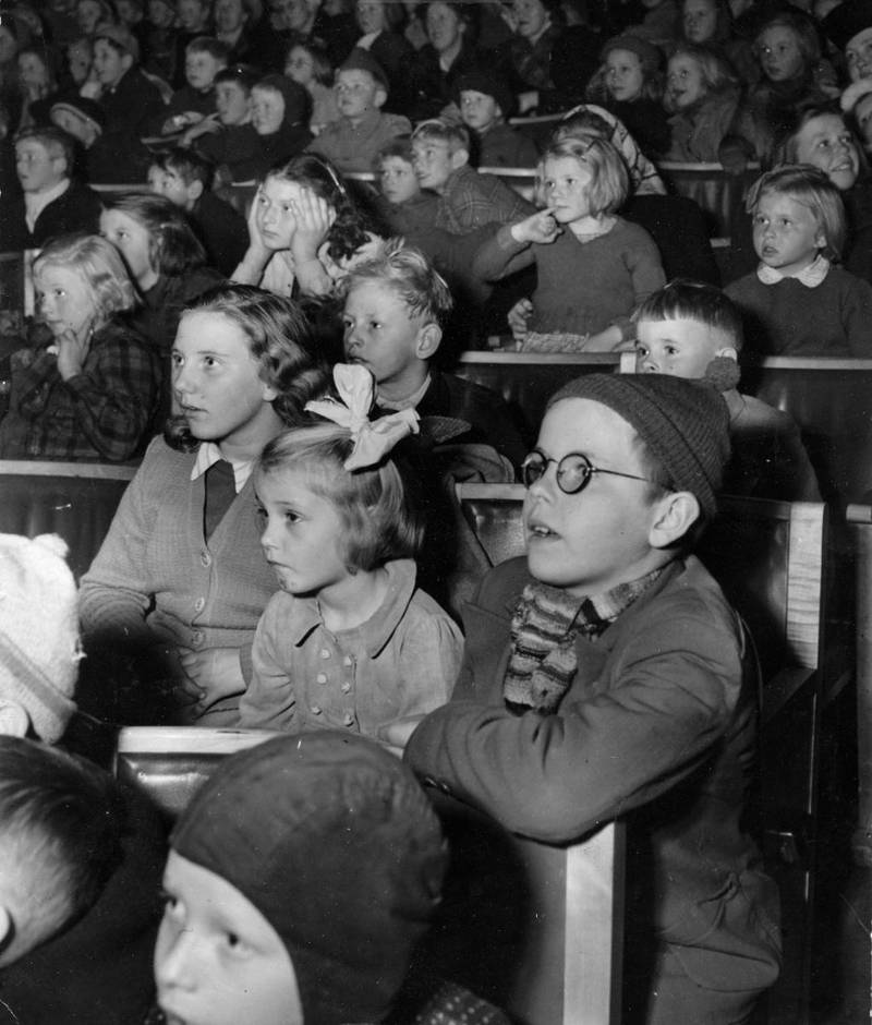 Publikum fra kinoens barnetime, 1950-tallet.