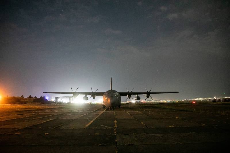 Et C-130J fra 335 skvadronen i Luftforsvaret har bistått med evakueringen av sivile fra Kabul i Afghanistan til Tblisi i Georgia.