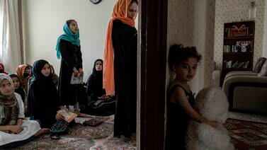 Ett år siden Kabuls fall: – Kvinnene har blitt de store taperne