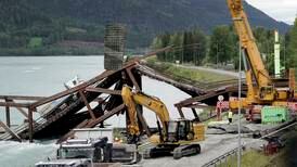 Statens vegvesen setter opp erstatningsbruer etter kollapsen på Tretten