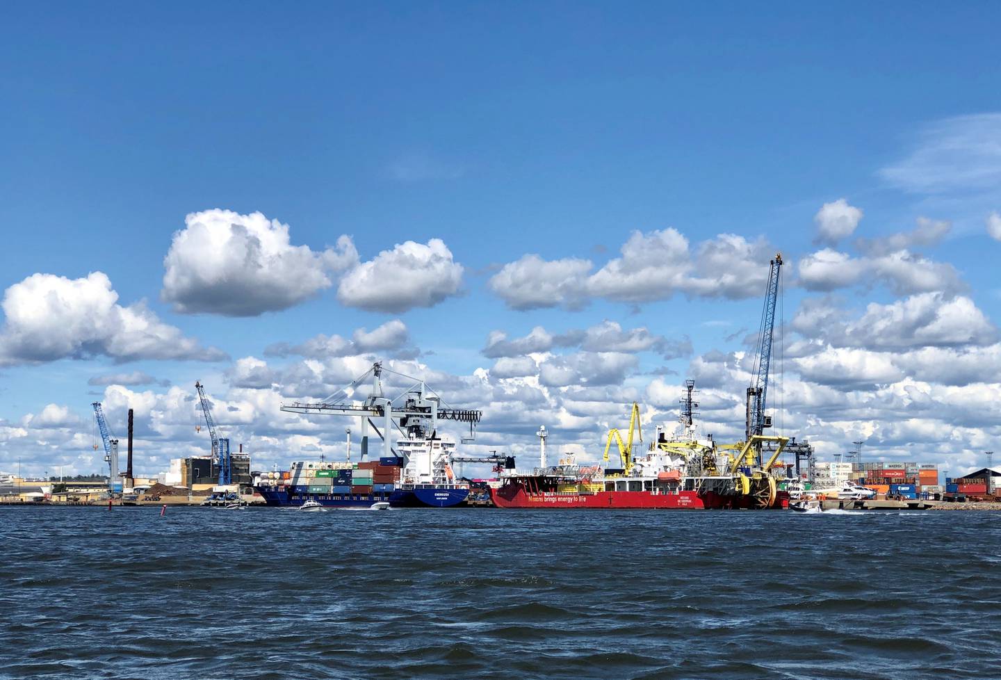 Bedre havner i Østfold er nødvendig for en mer miljøvennlig og kostnadseffektiv transport, både for last inn og ut av landet og som knutepunkt for innenlands distribusjon