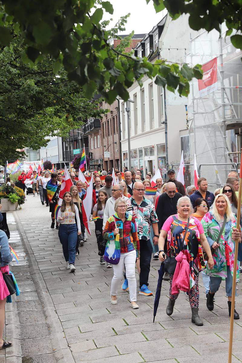 Folkeliv i forbindelse med Pride-paraden i Fredrikstad 19. august 2023.