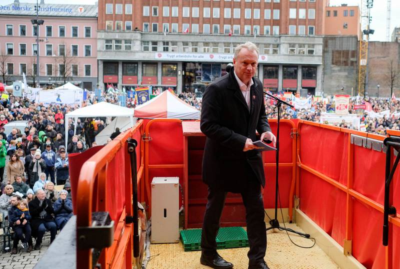 Byrådsleder i Oslo, Raymond Johansen, mener forskjellen mellom høyre- og venstresiden i politikken få steder er så tydelig som i spørsmål om arbeidstakernes rettigheter.