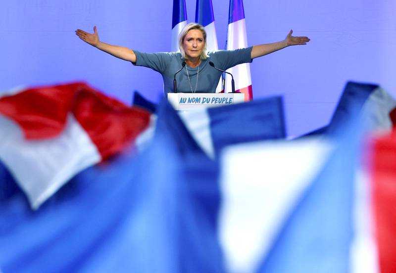 GRATULERER TRUMP: Marine Le Pen i Nasjonal Front er strålende fornøyd med Trumps seier, og sikter selv mot presidentjobben i Frankrike. FOTO: JEAN-PAUL PELISSIER/NTB SCANPIX
