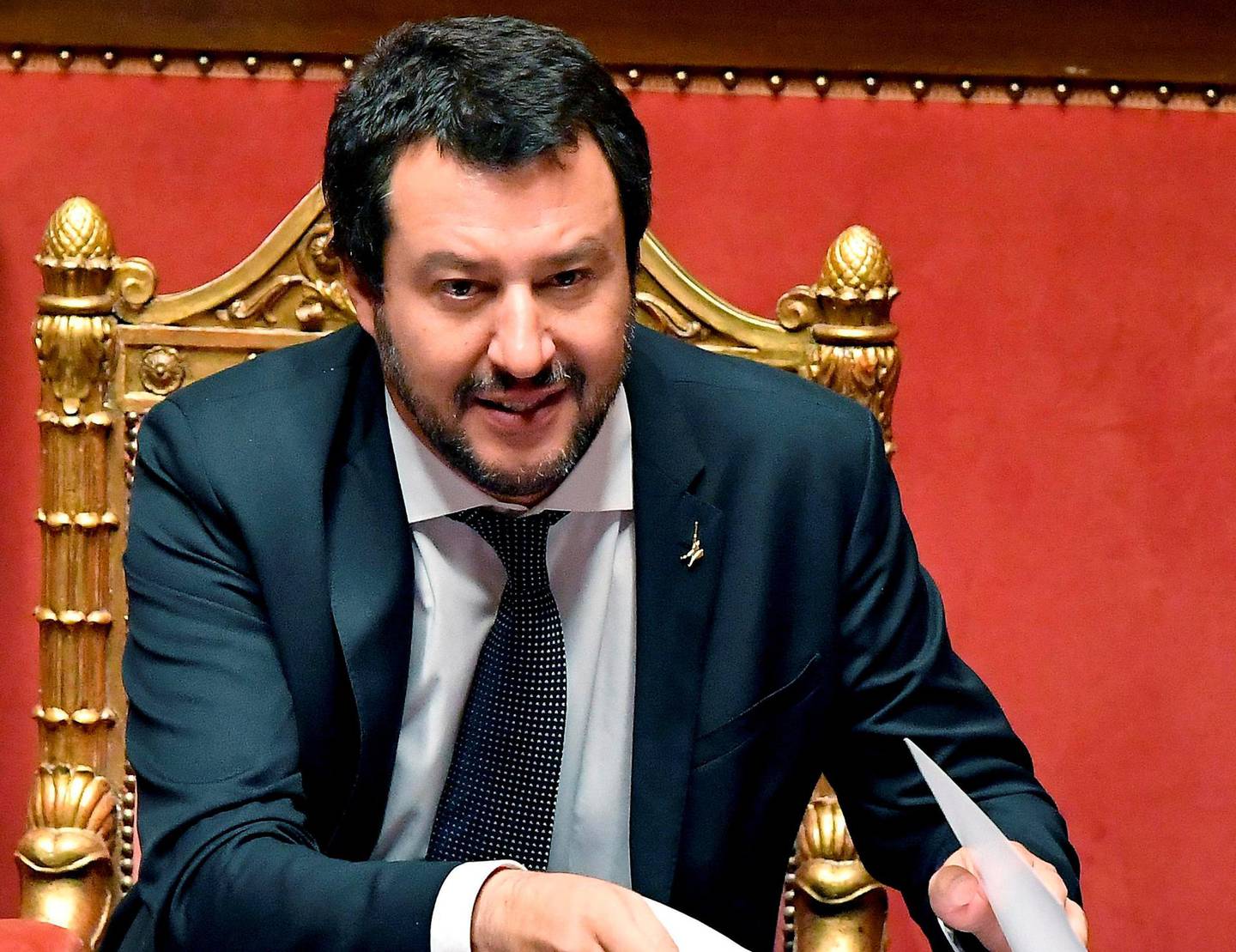 Italias visestatsminister og innenriksminister Matteo Salvini (46) er også leder for det høyrenasjonalistiske partiet Lega Nord. Han har karakterisert «Sea-Watch 3» som menneskesmuglere, og har fått innført en politikk som gjør det ulovlig for private redningsfartøy å legge til kai i Italia. FOTO: ETTORE FERRARI/ANSA/AP/NTB SCANPIX