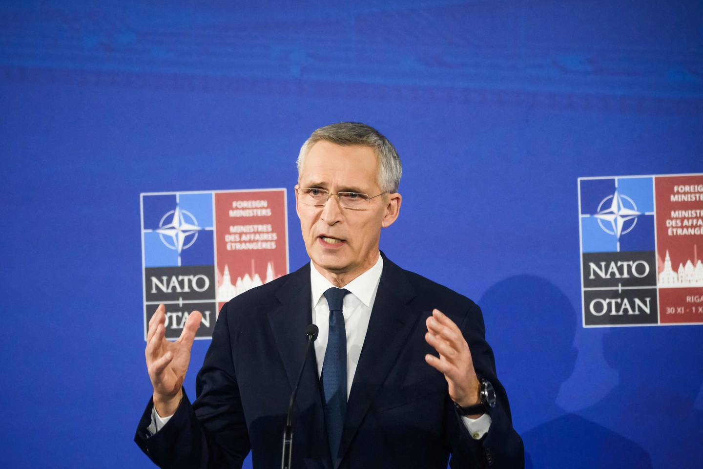 Natos generalsekretær Jens Stoltenberg på talerstolen.