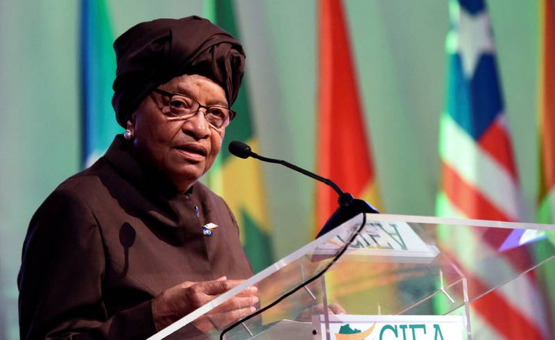 President Ellen Johnson-Sirleaf er hyllet internasjonalt og har blant annet fått Nobels fredspris, men er kontroversiell blant mange liberiere, og anklages for å ha ledet et korrupt regime.