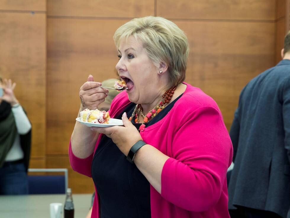 Artikkelforfatteren mener Erna Solberg har helt rett: De fattige bør spise mer kake, men da må den serveres. FOTO: TERJE PEDERSEN/NTB SCANPIX