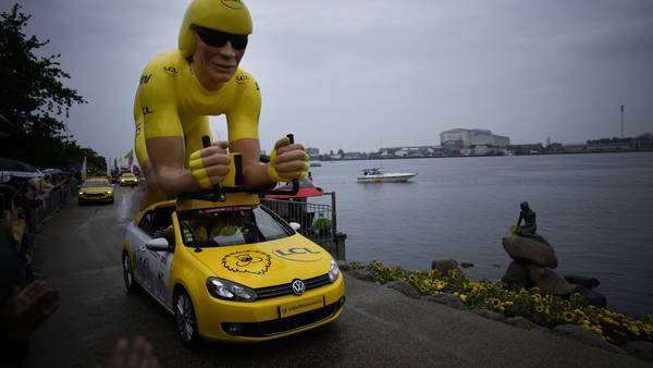 Tour de France føler med danskene etter masseskytingen: – Sjokkerte og triste